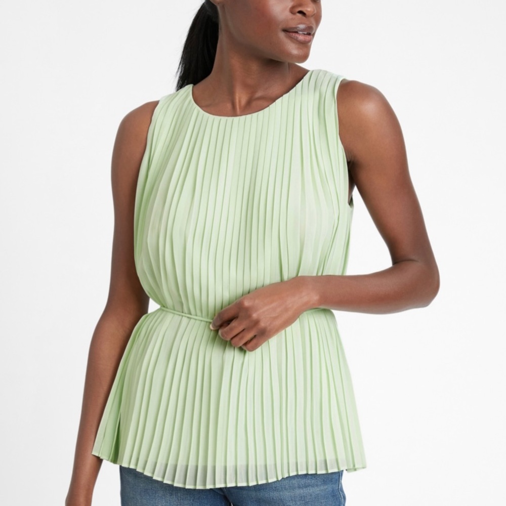 Banana republic sleeveless pleated tie waist blouse xs lime green